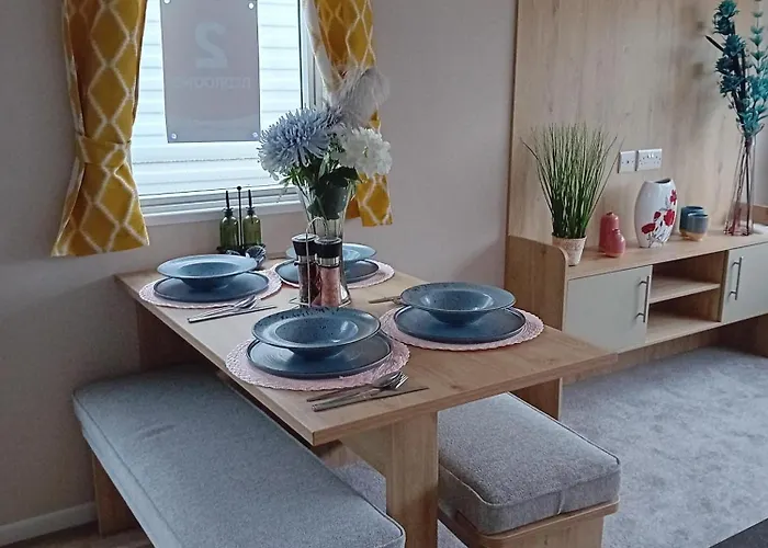 Stylish Caravan At Bowland Fell In Yorkshire Ref 93025r *